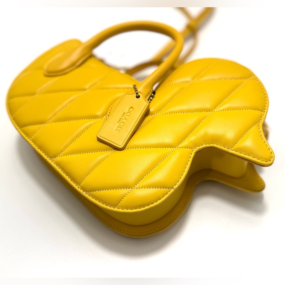 ❤️🔥RARE❤️🔥 Coach Yellow Quilted Duck Bag Collector Piece - Picture 2 of 2